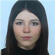 Puedo impartir clases relacionadas con la rama de ciencias sociales tal como historia, lengua, idiomas, arte...